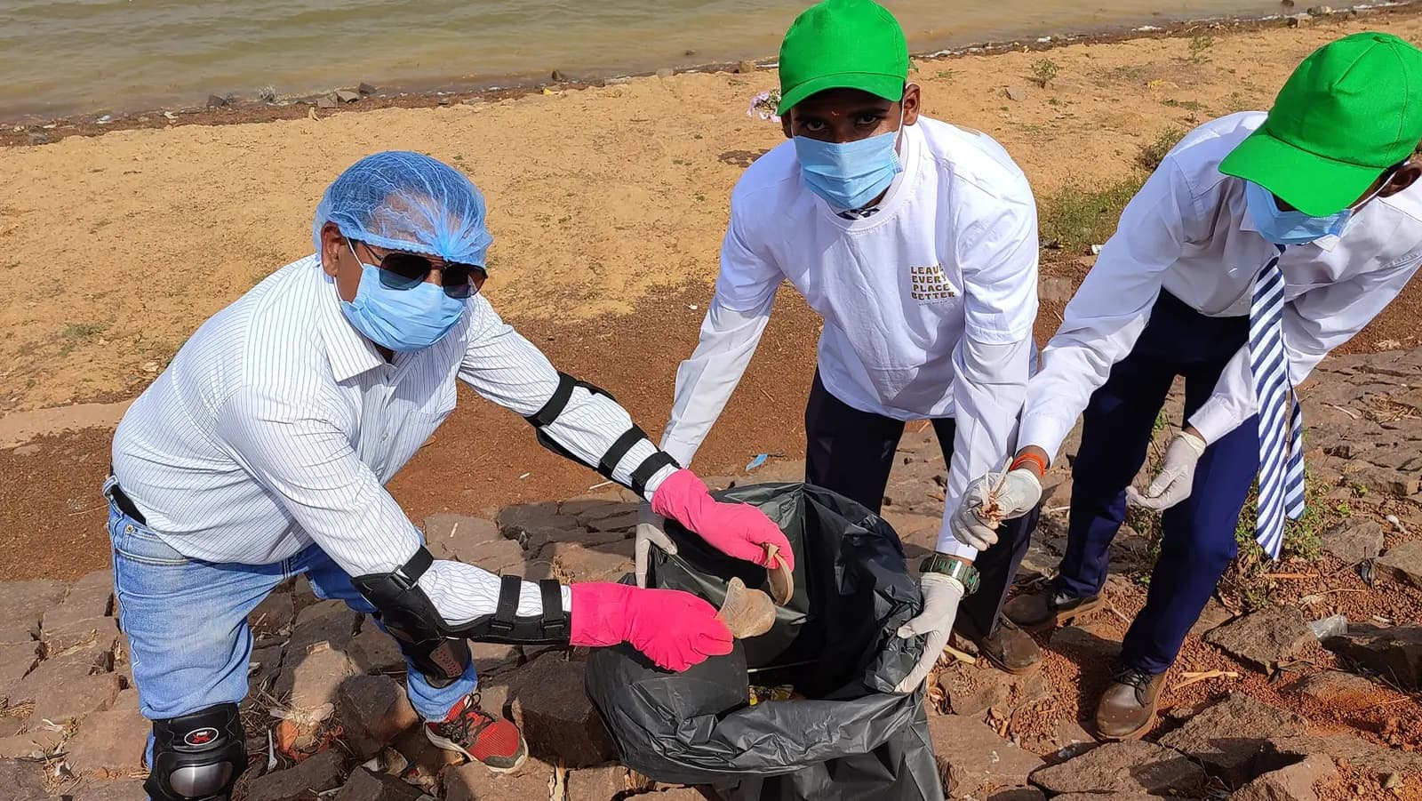 Sendh Lake & Shashtri Market Cleanups - photo 2